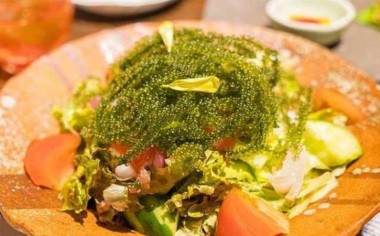 Salad rong nho trộn cá ngừ